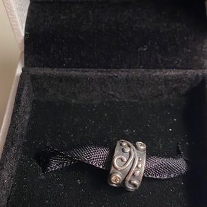 Retired Tendril Champagne clip